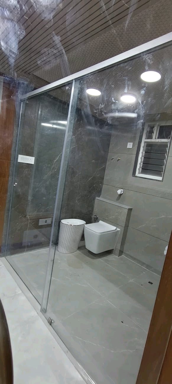 Vishwakarma Alluminium And Glass - 12mm tafan glass Design Portfolio Work in India